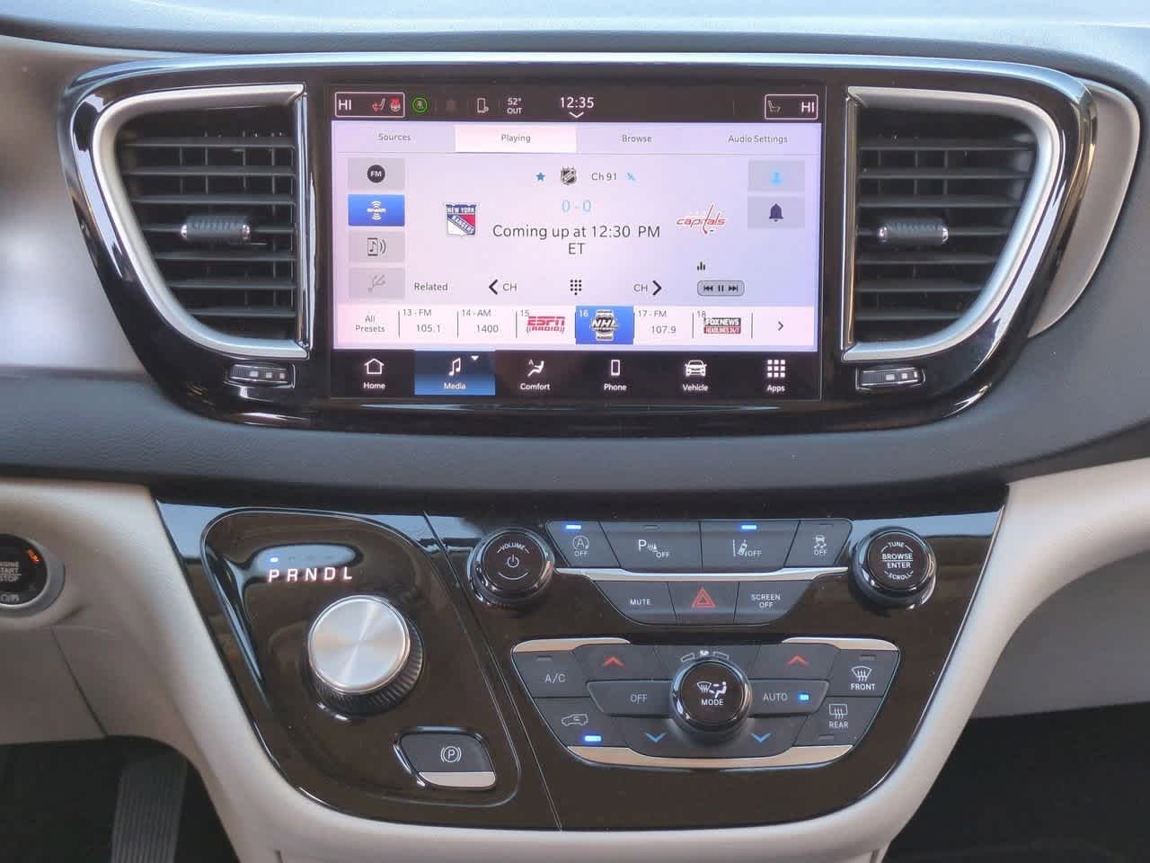 Thumbnail: 2023 Chrysler Pacifica - 27