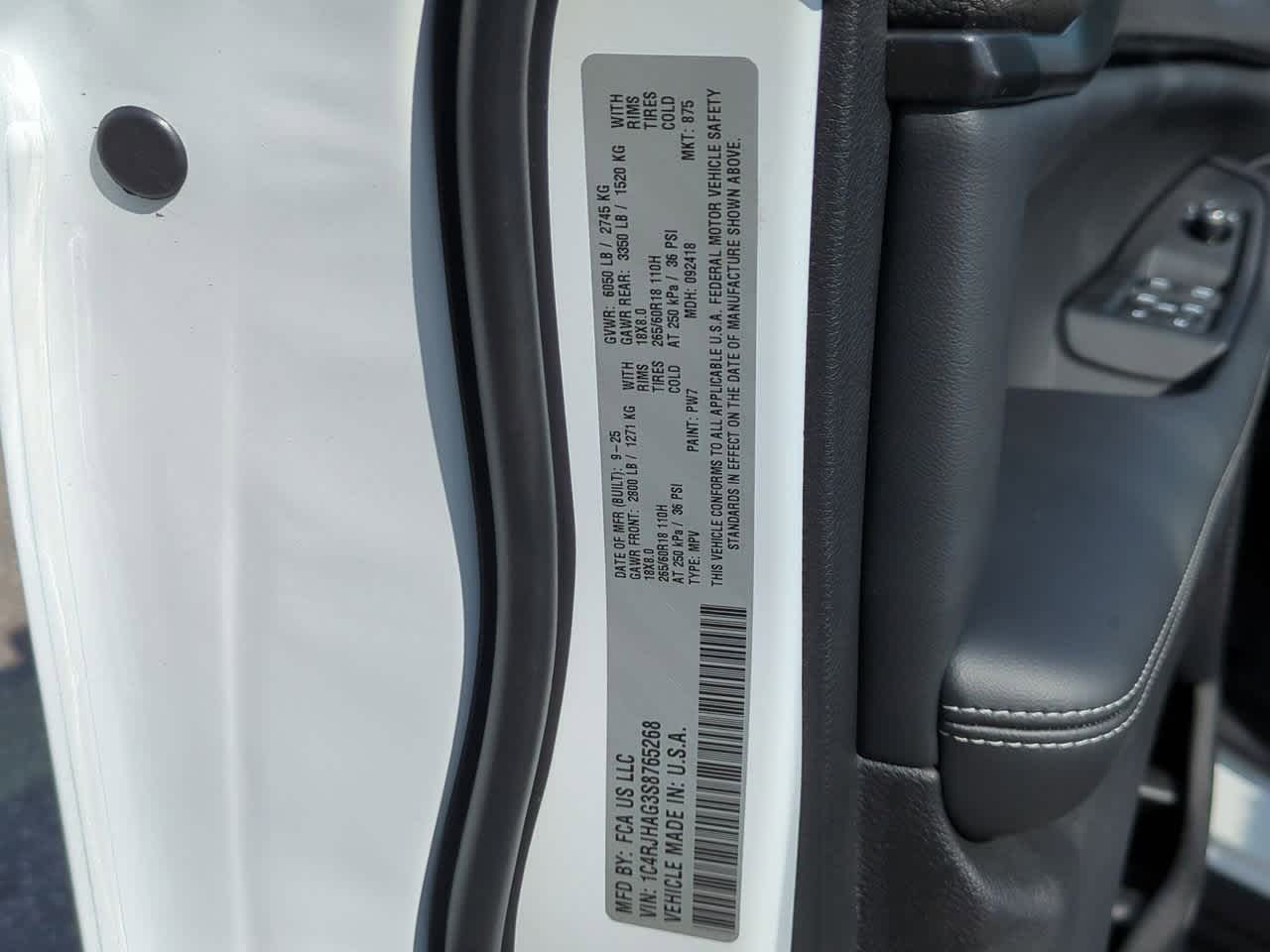 Thumbnail: 2025 Jeep Grand Cherokee - 37