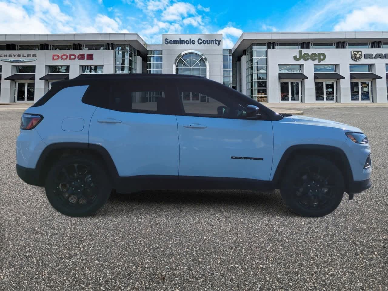 Thumbnail: 2022 Jeep Compass - 9