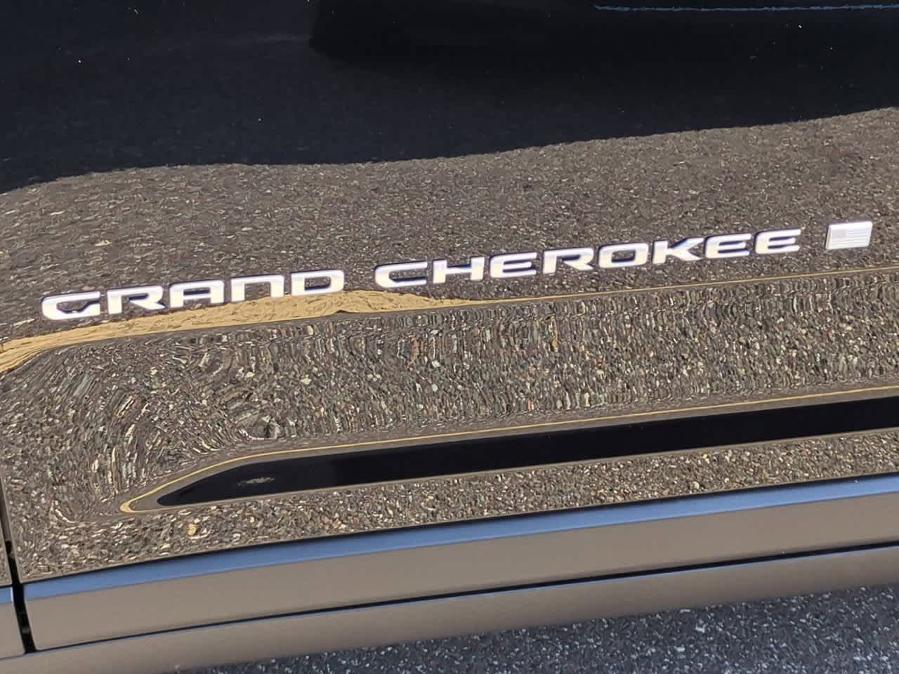 Thumbnail: 2025 Jeep Grand Cherokee - 13