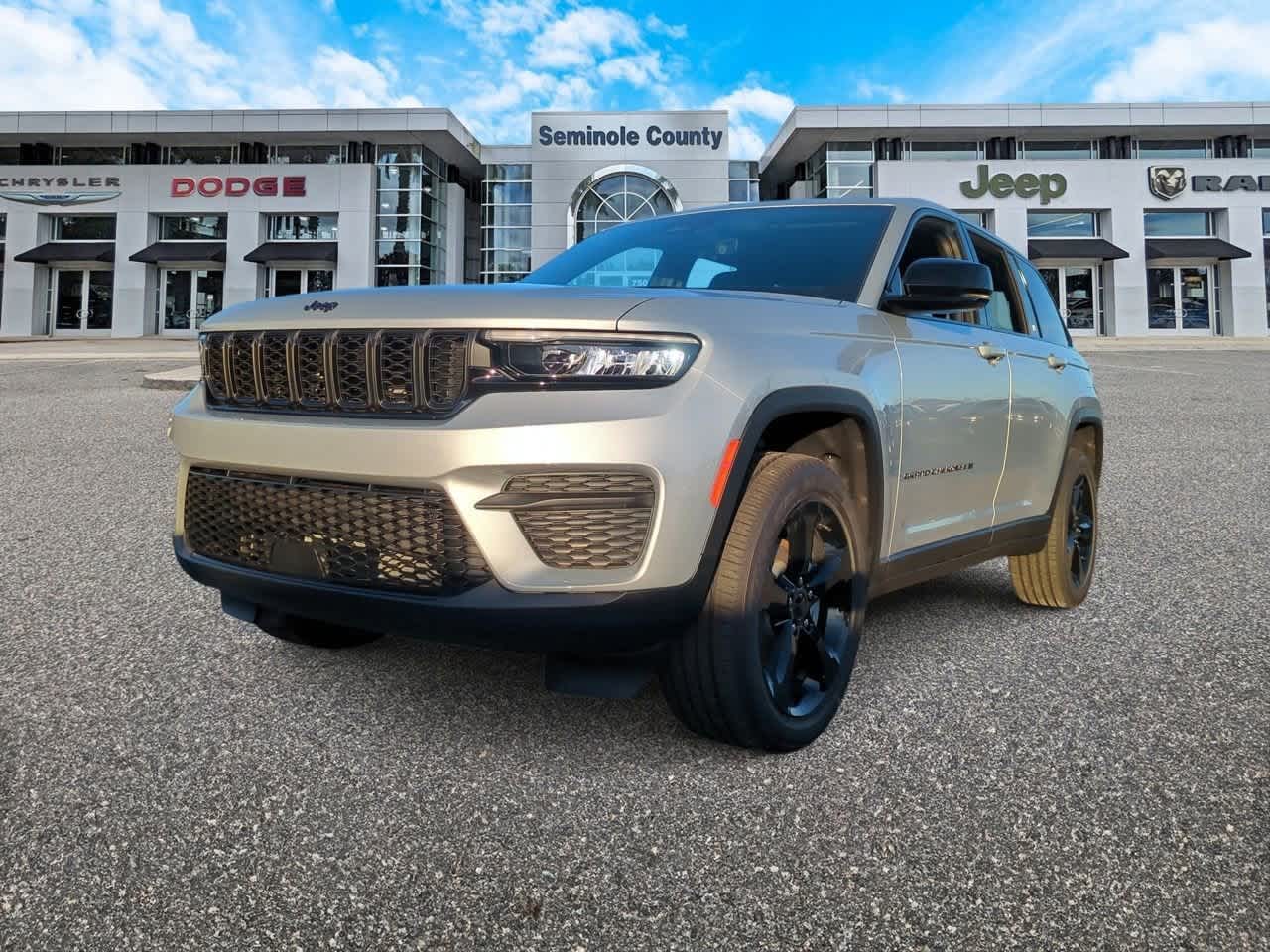 Thumbnail: 2025 Jeep Grand Cherokee - 4