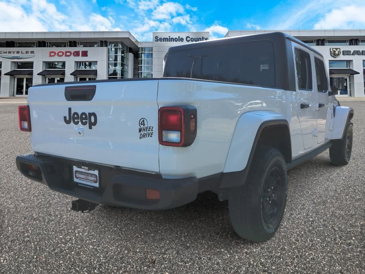 Thumbnail: 2022 Jeep Gladiator - 8