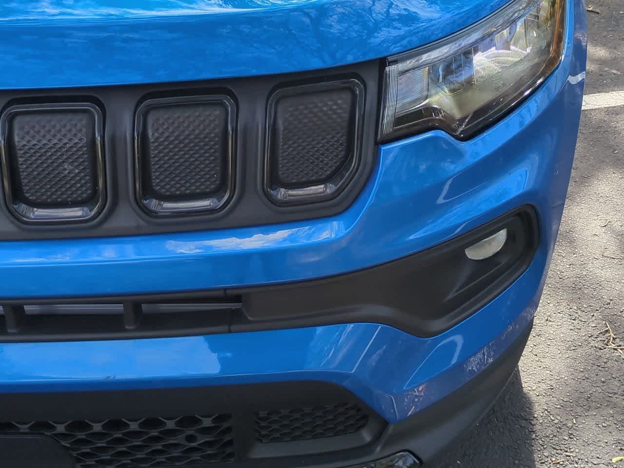 Thumbnail: 2022 Jeep Compass - 11