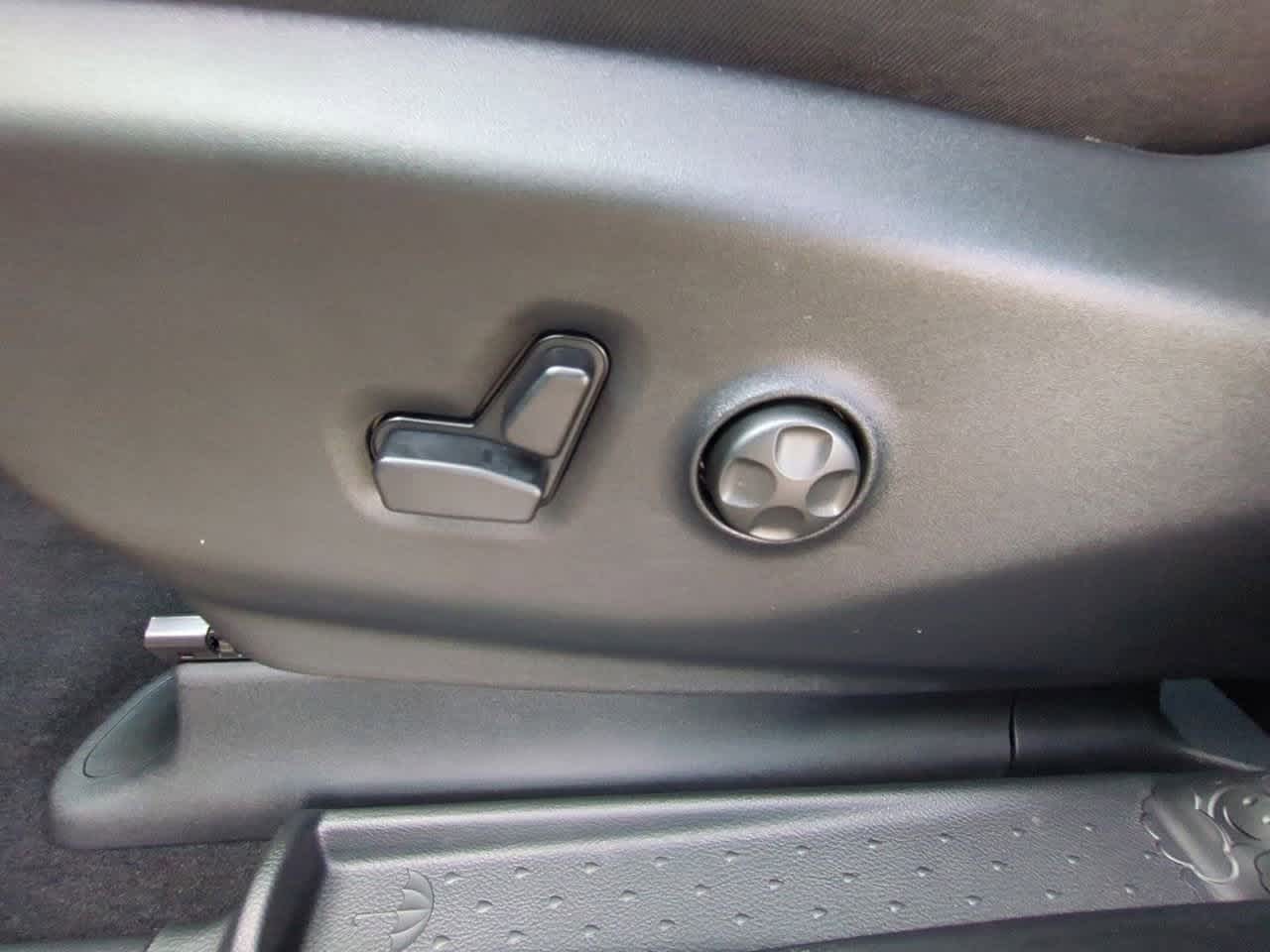 Thumbnail: 2026 Chrysler Voyager - 17