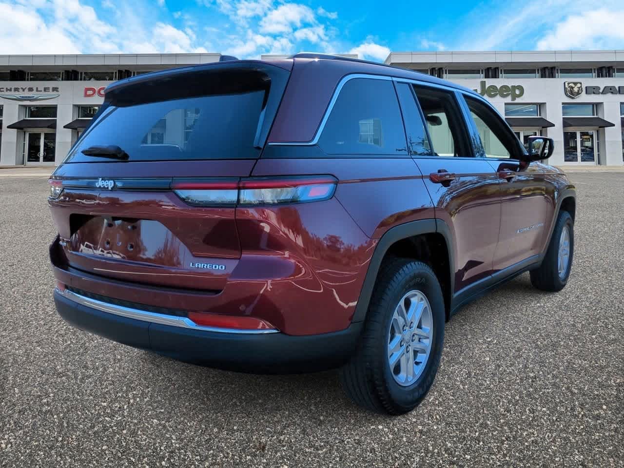 Thumbnail: 2025 Jeep Grand Cherokee - 8