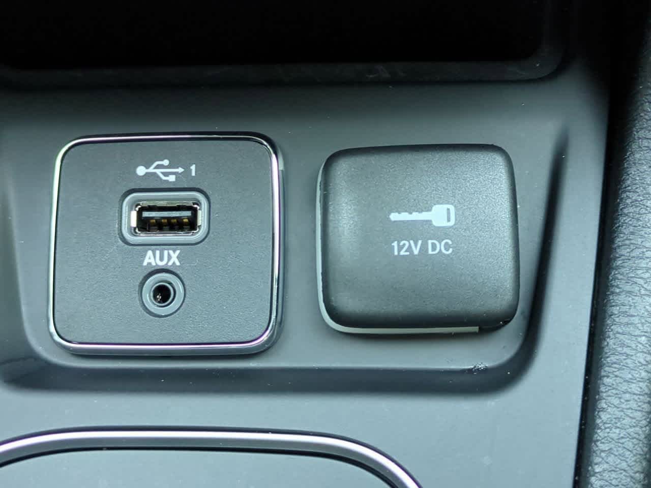 Thumbnail: 2022 Jeep Cherokee - 31