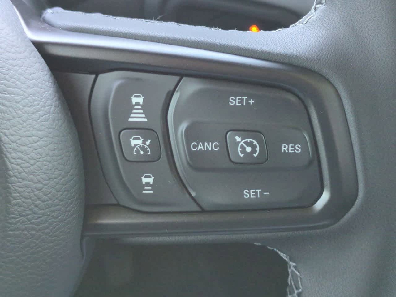 Thumbnail: 2025 Jeep Gladiator - 25