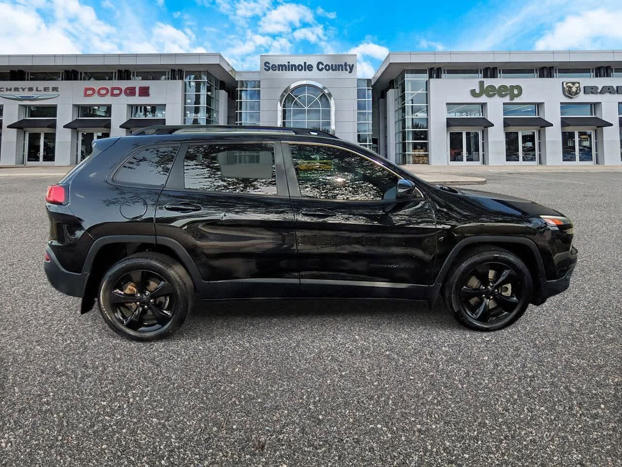 Thumbnail: 2018 Jeep Cherokee - 9