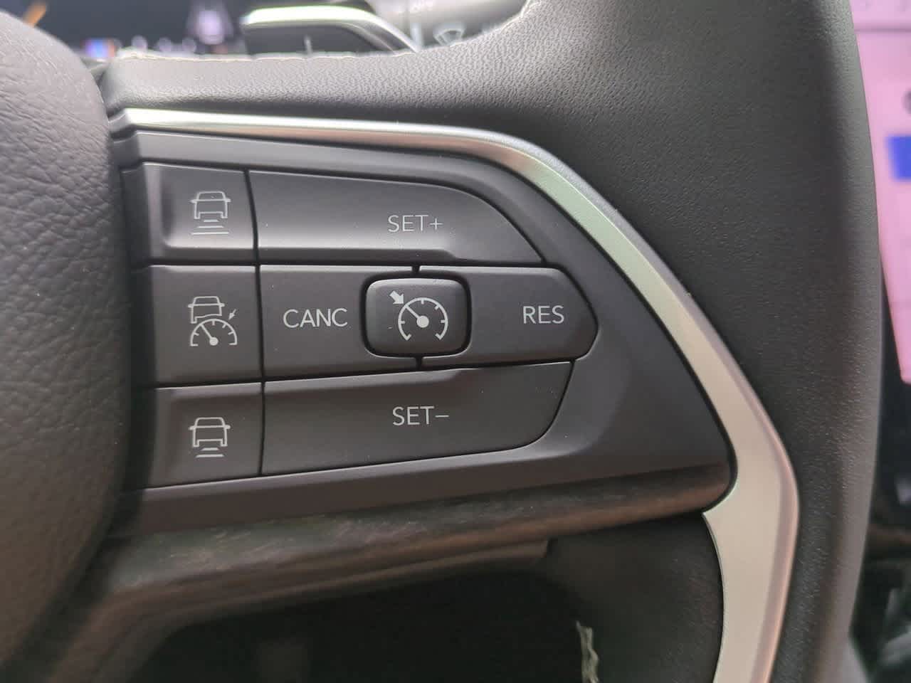 2025 Jeep Grand Cherokee Limited Edition 26