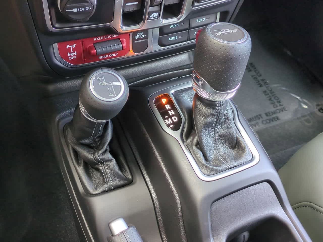 Thumbnail: 2024 Jeep Gladiator - 32