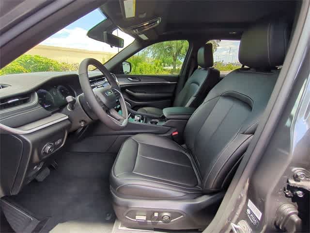 Thumbnail: 2025 Jeep Grand Cherokee - 17