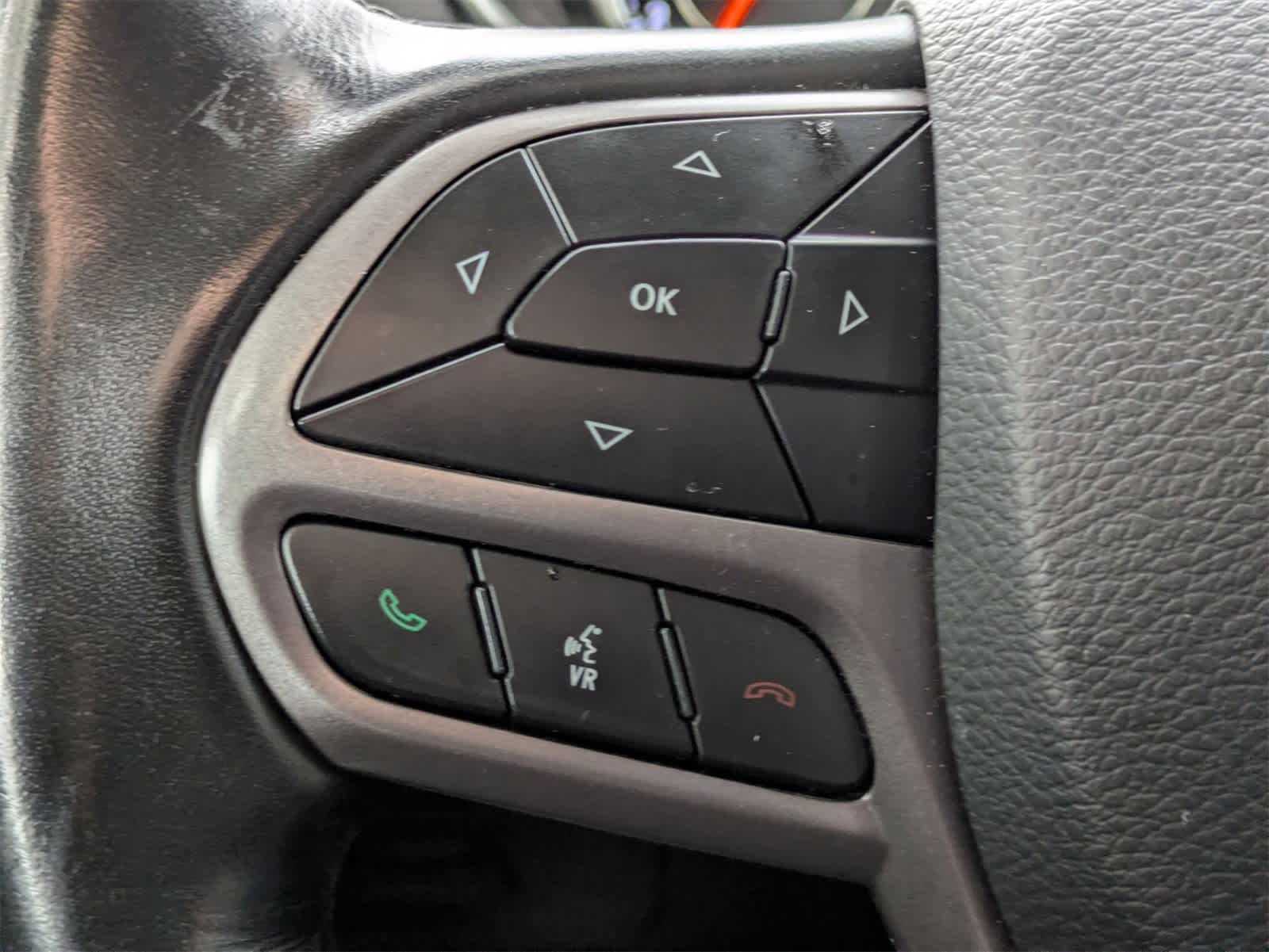 Thumbnail: 2021 Jeep Cherokee - 8