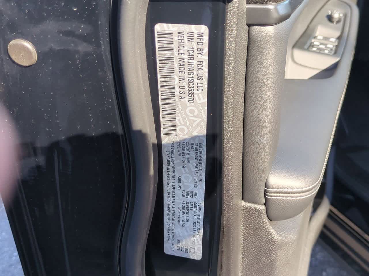 Thumbnail: 2025 Jeep Grand Cherokee - 37