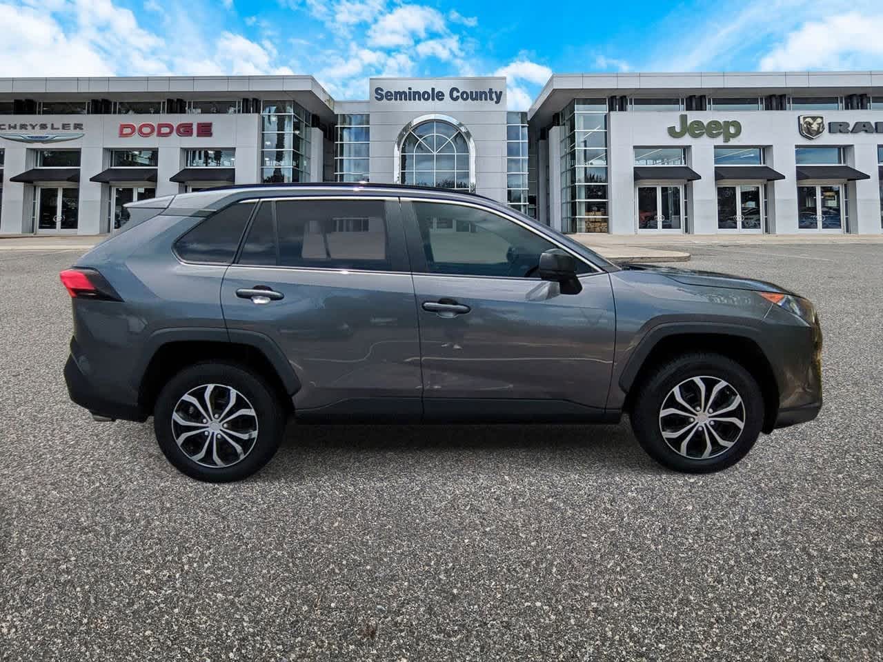 Thumbnail: 2021 Toyota RAV4 - 9