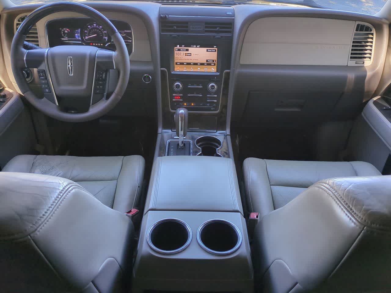 Thumbnail: 2017 Lincoln Navigator L - 16