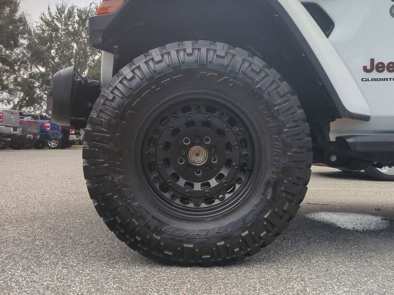 Thumbnail: 2023 Jeep Gladiator - 14