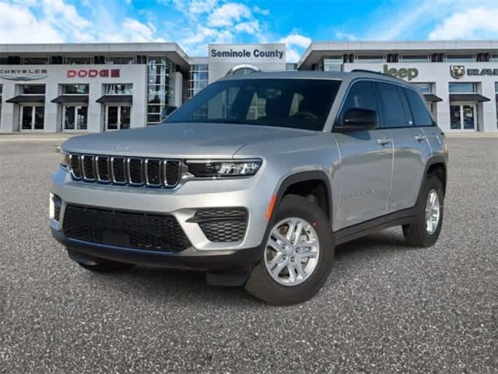 New 2025 Jeep Grand Cherokee Laredo SUV