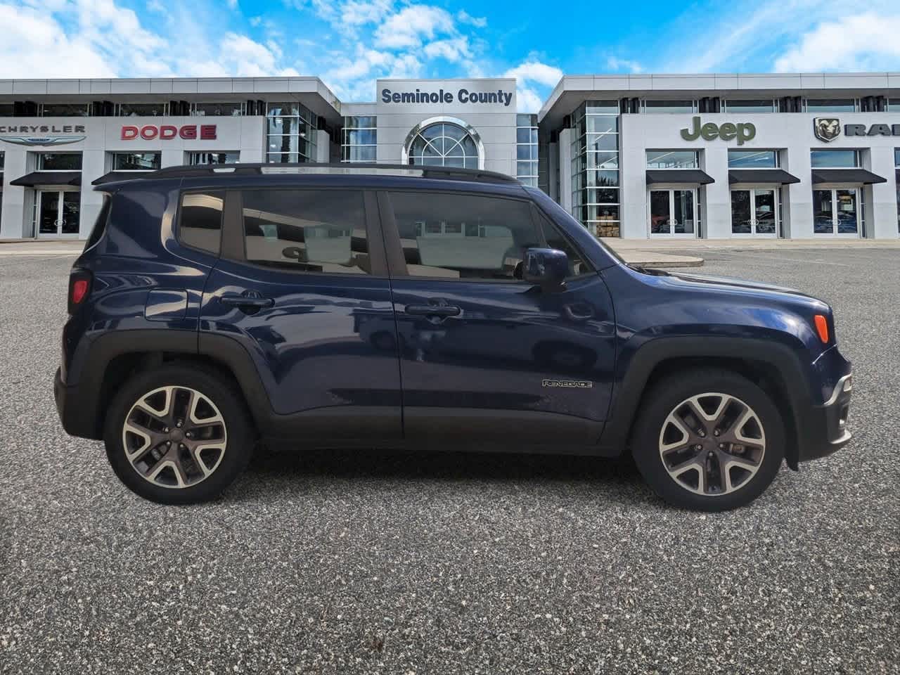 Thumbnail: 2018 Jeep Renegade - 9