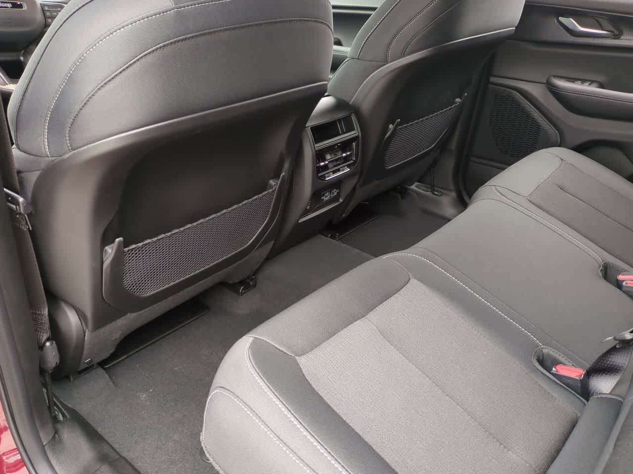 Thumbnail: 2025 Jeep Grand Cherokee - 18