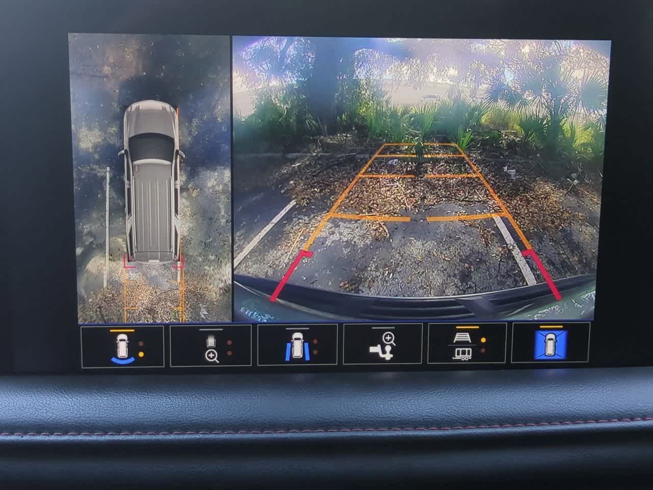 Thumbnail: 2022 Chevrolet Tahoe - 30