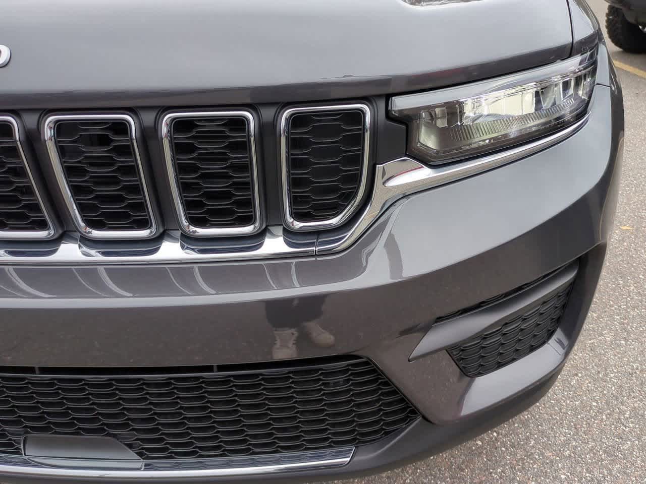 Thumbnail: 2025 Jeep Grand Cherokee - 11