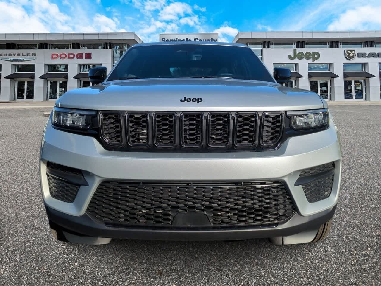 Thumbnail: 2025 Jeep Grand Cherokee - 3