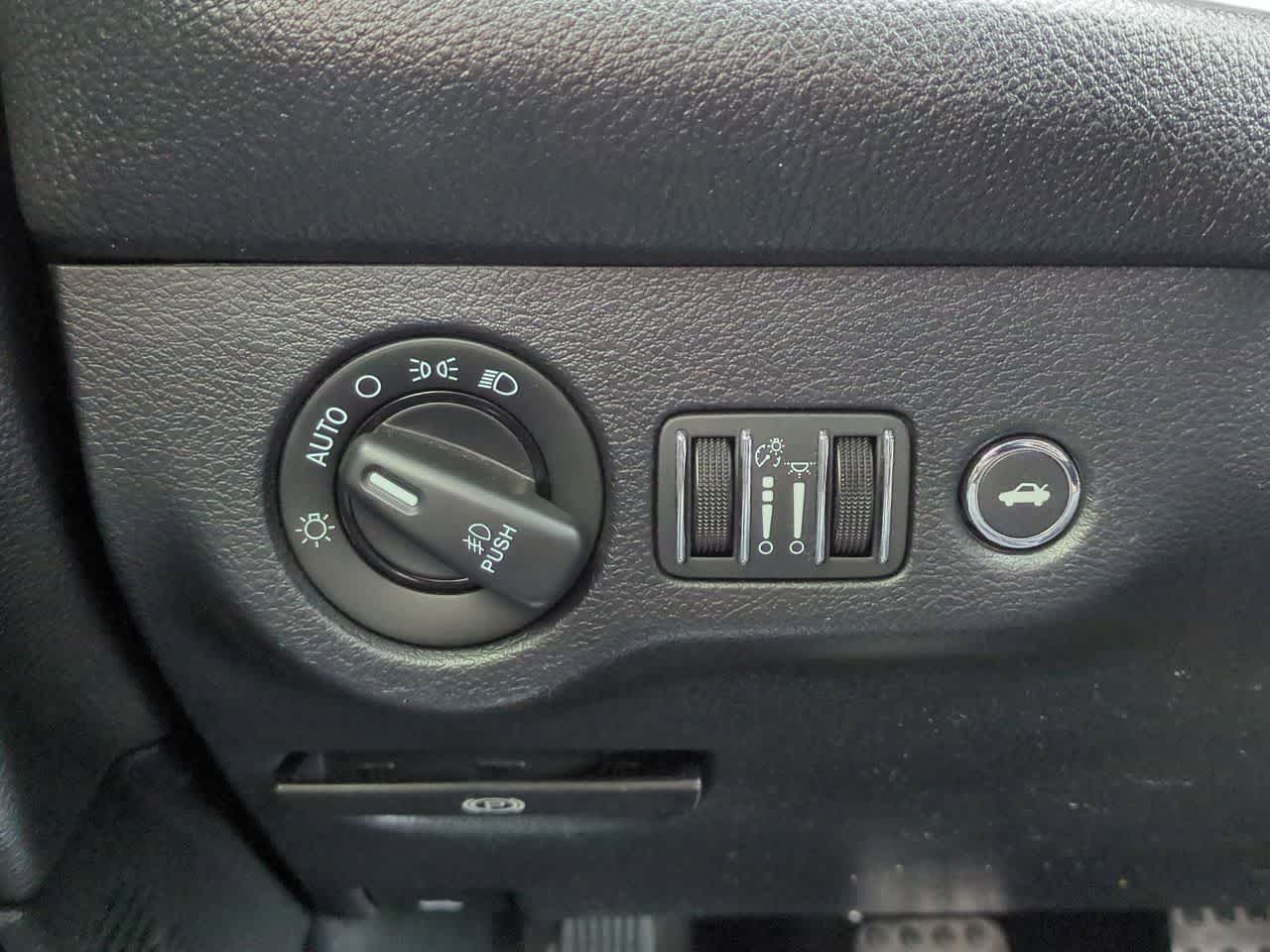 Thumbnail: 2017 Dodge Challenger - 18