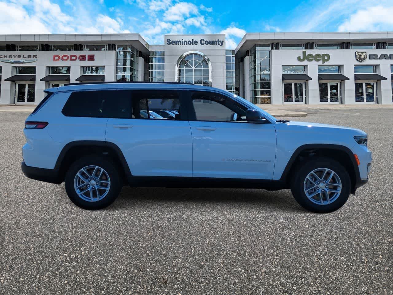 Thumbnail: 2025 Jeep Grand Cherokee L - 9
