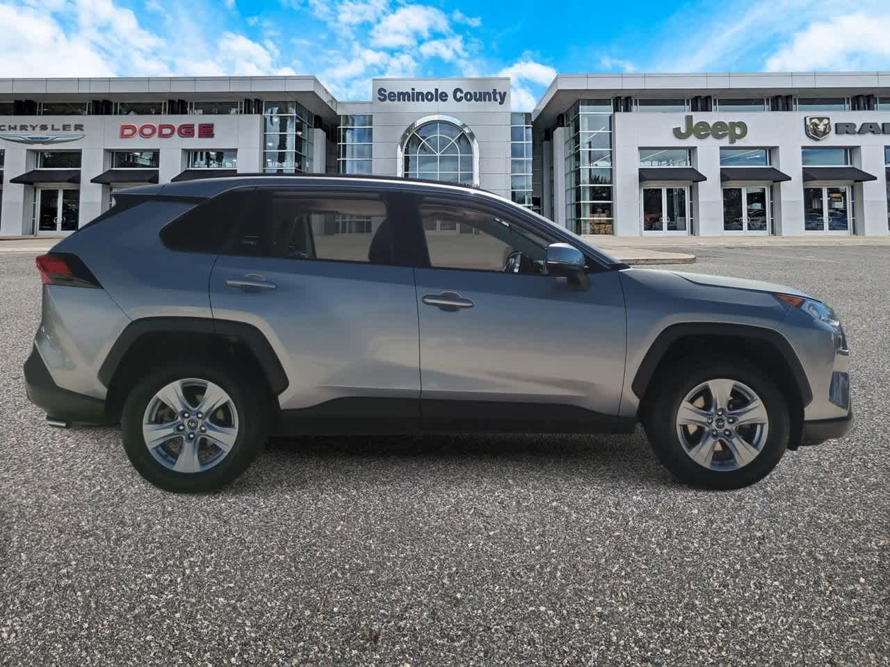 Thumbnail: 2019 Toyota RAV4 - 9