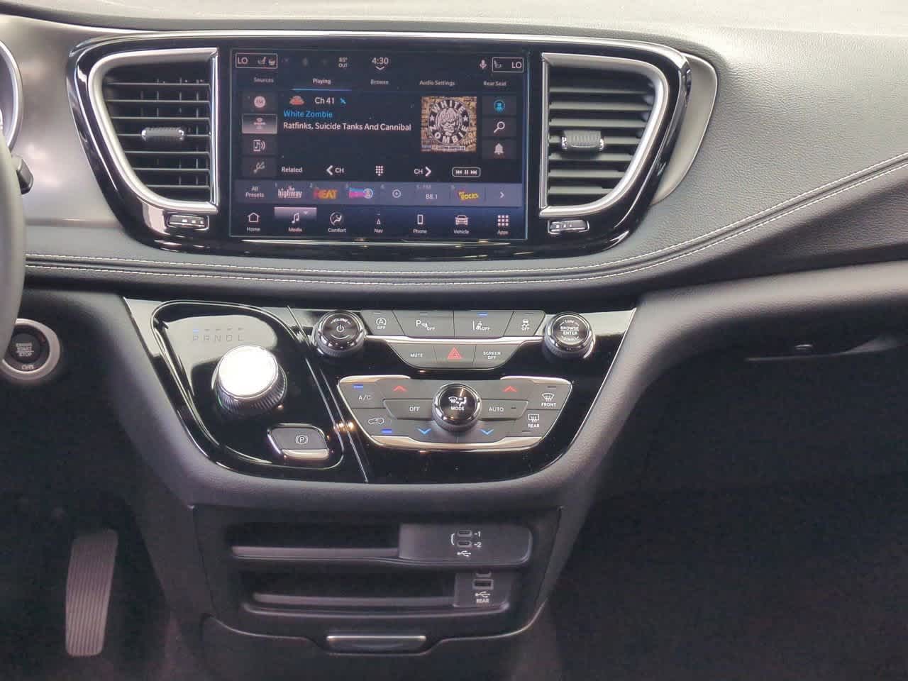 Thumbnail: 2026 Chrysler Pacifica - 26