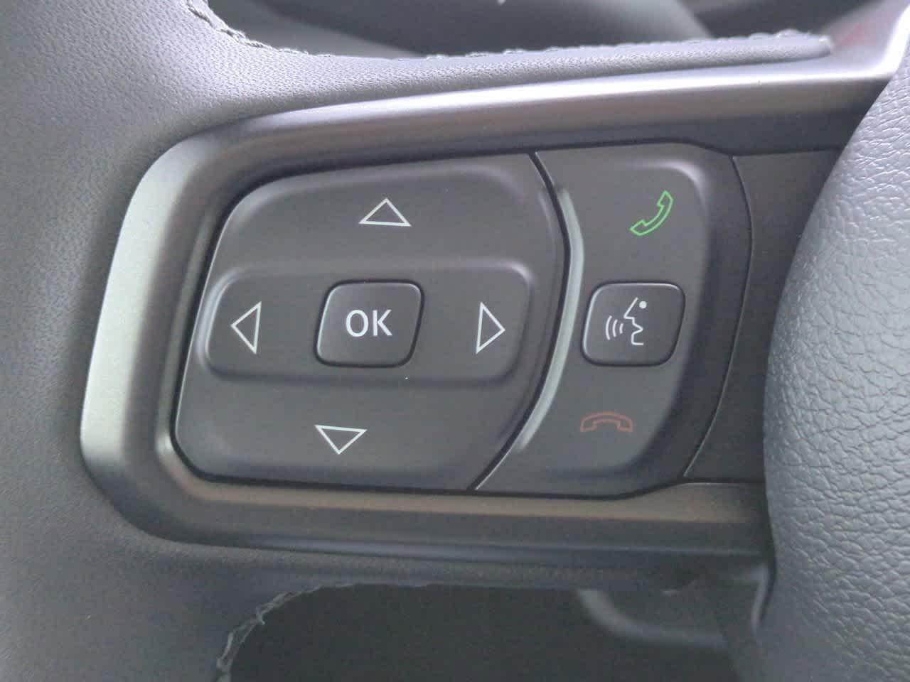 Thumbnail: 2025 Jeep Gladiator - 24