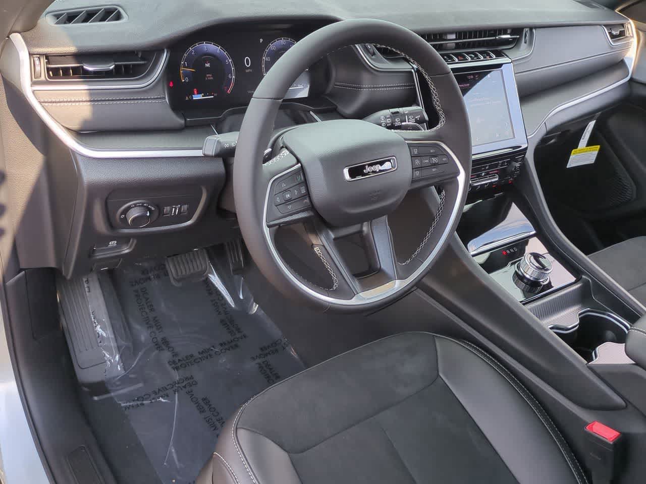 Thumbnail: 2025 Jeep Grand Cherokee - 10