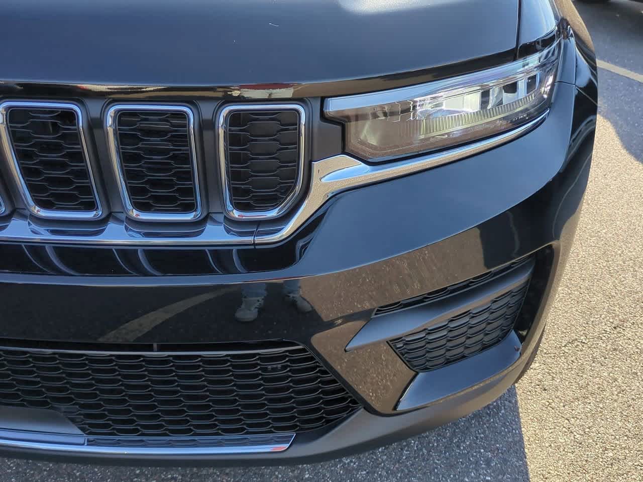 Thumbnail: 2025 Jeep Grand Cherokee - 11