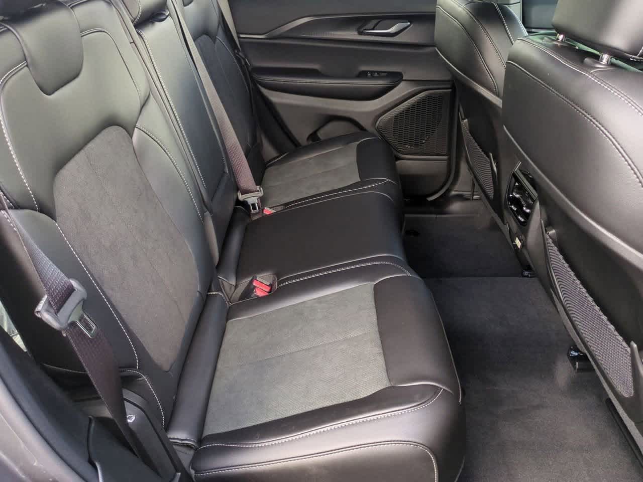 Thumbnail: 2025 Jeep Grand Cherokee - 22