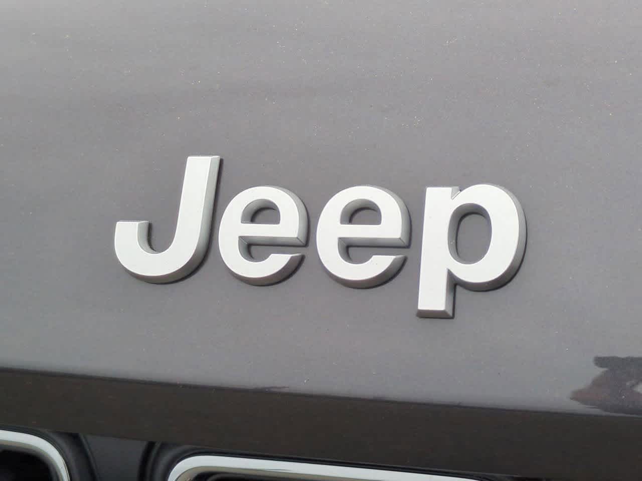 Thumbnail: 2025 Jeep Grand Cherokee - 12