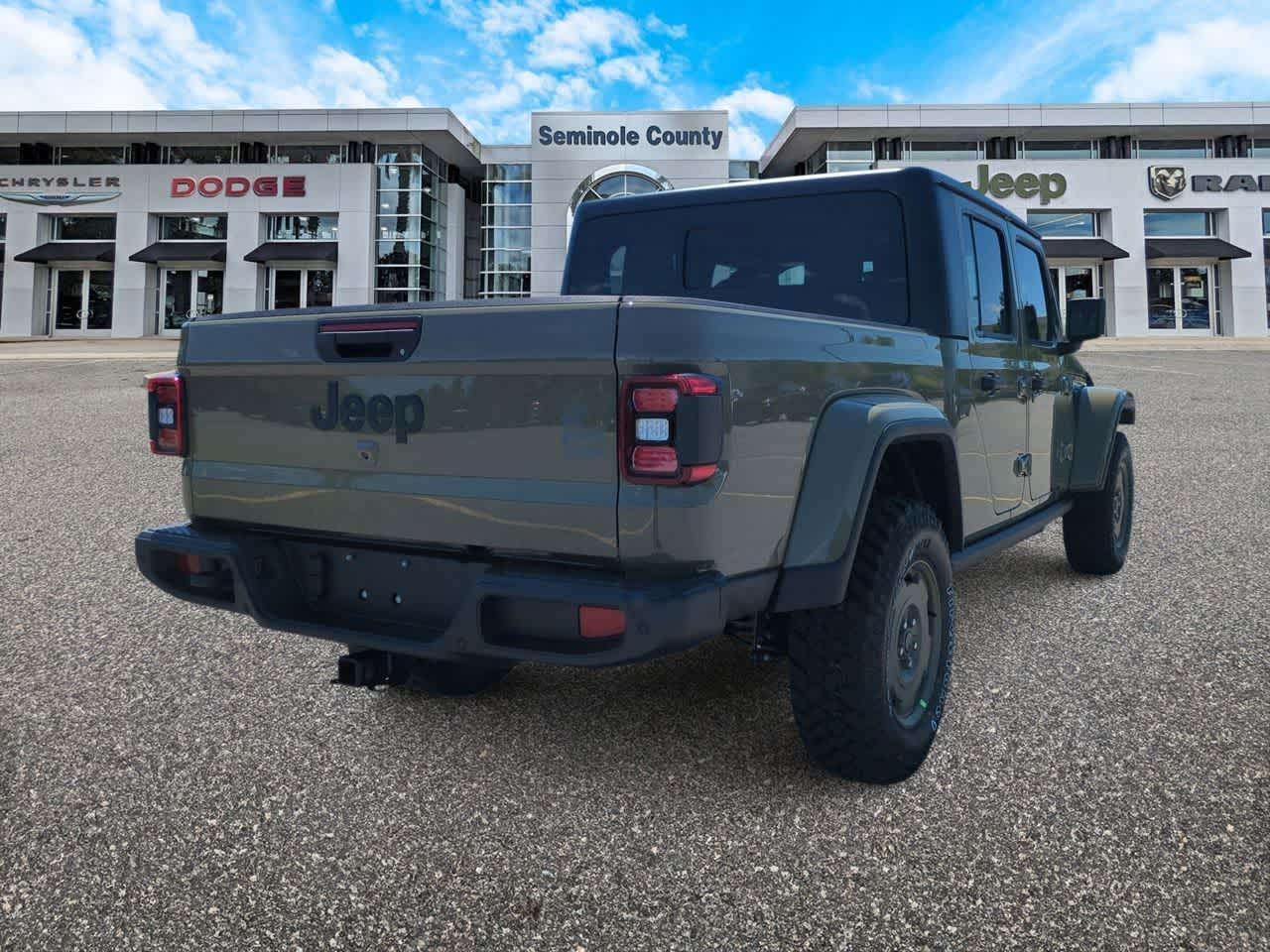 Thumbnail: 2026 Jeep Gladiator - 8