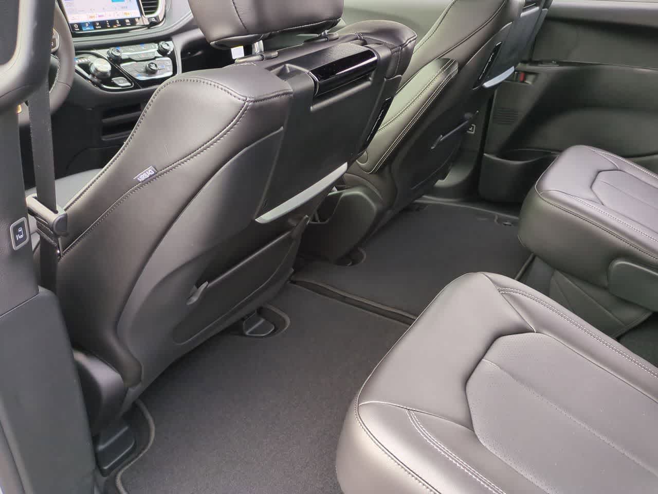 Thumbnail: 2026 Chrysler Pacifica - 19