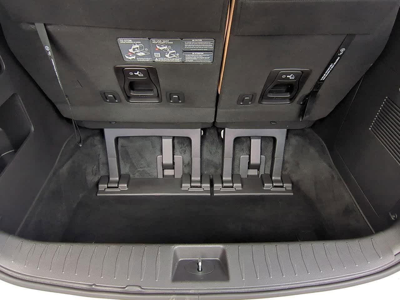 2024 Kia Carnival LX 34