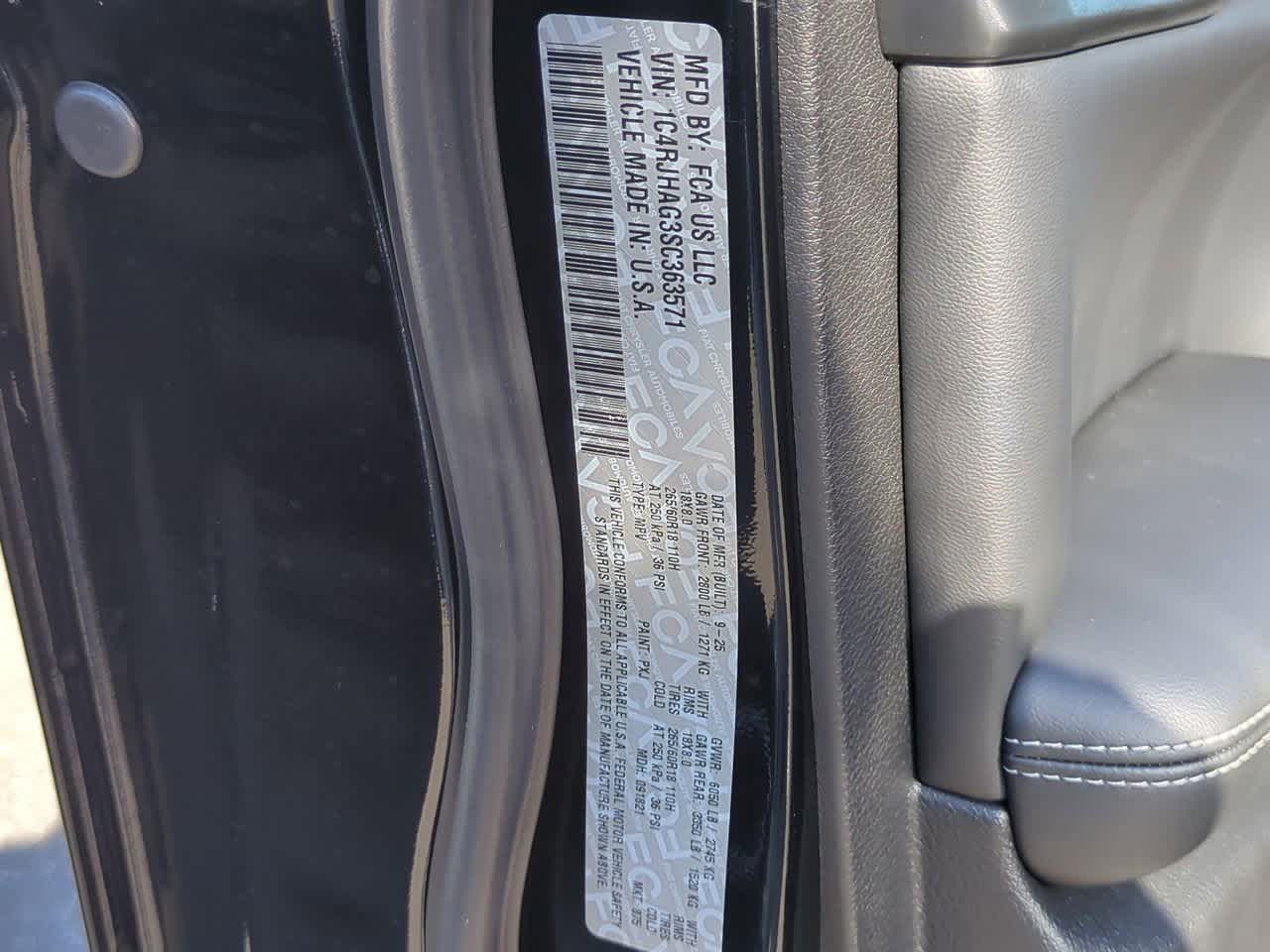 Thumbnail: 2025 Jeep Grand Cherokee - 37