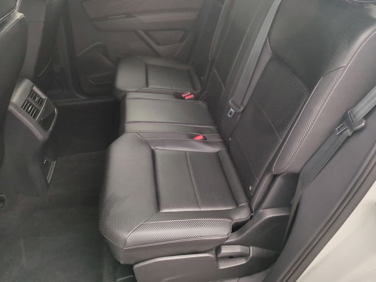 Thumbnail: 2023 Volkswagen Atlas - 21