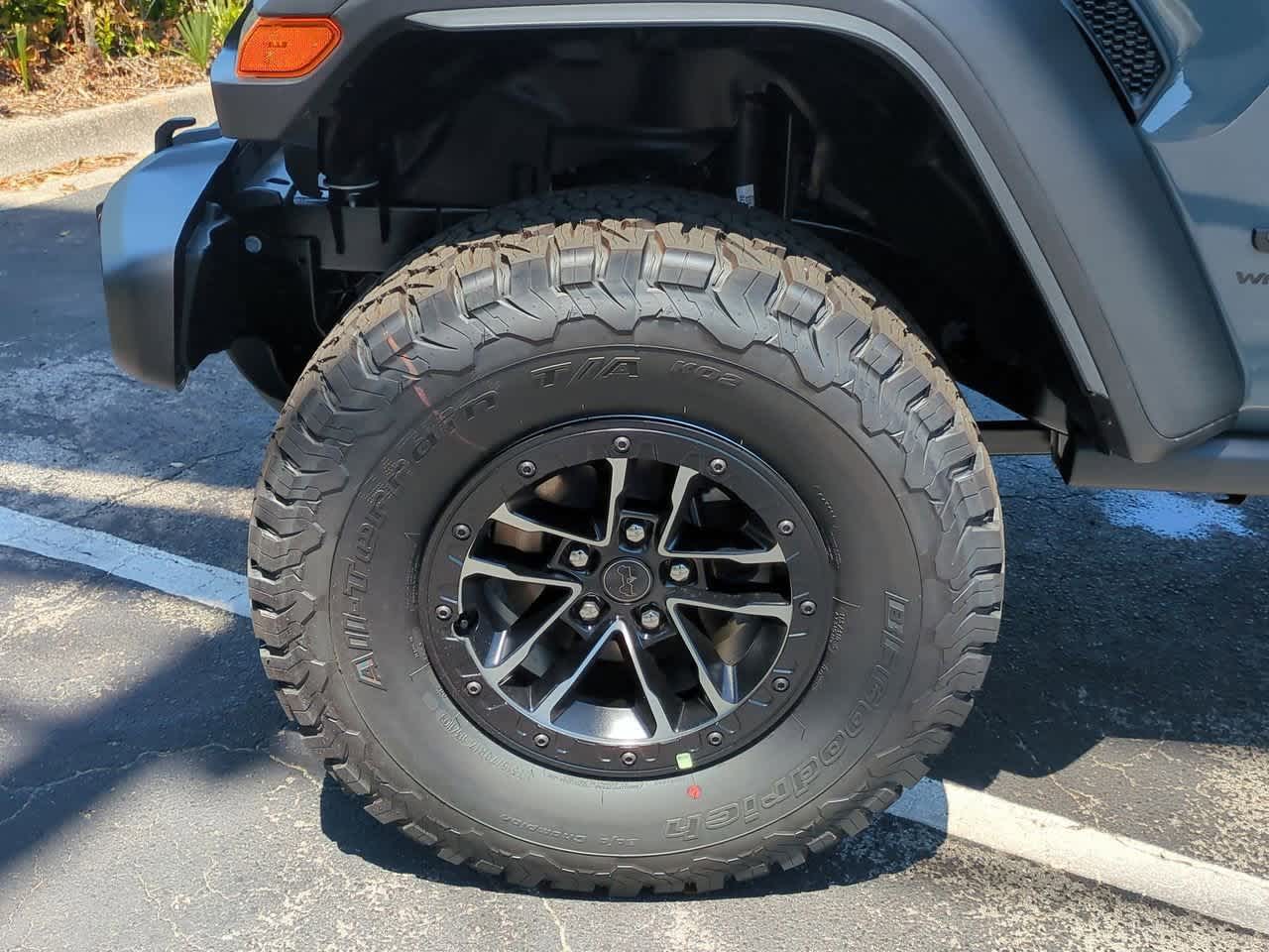Thumbnail: 2025 Jeep Wrangler - 14