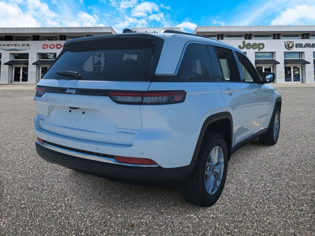 Thumbnail: 2026 Jeep Grand Cherokee - 8