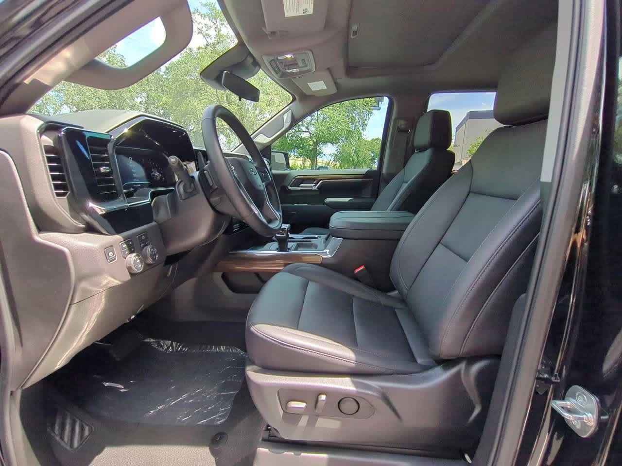 2025 Chevrolet Silverado 1500  17