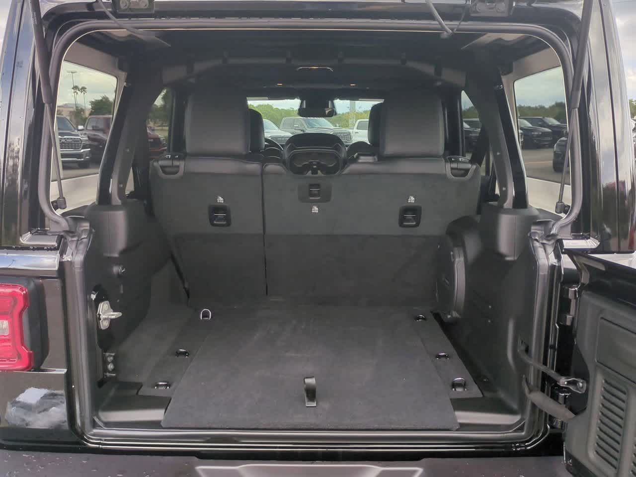 Thumbnail: 2025 Jeep Wrangler - 35