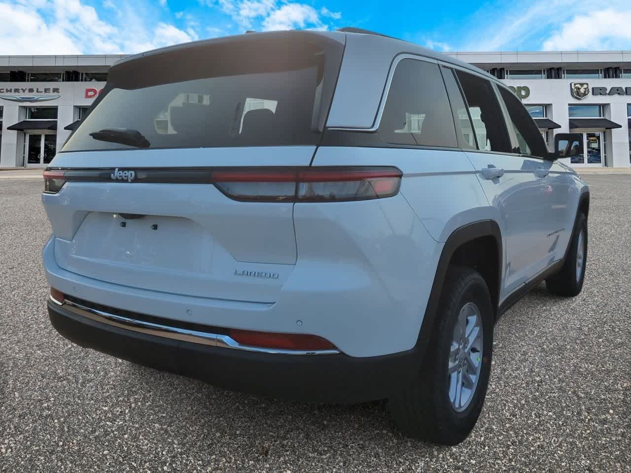 Thumbnail: 2025 Jeep Grand Cherokee - 8