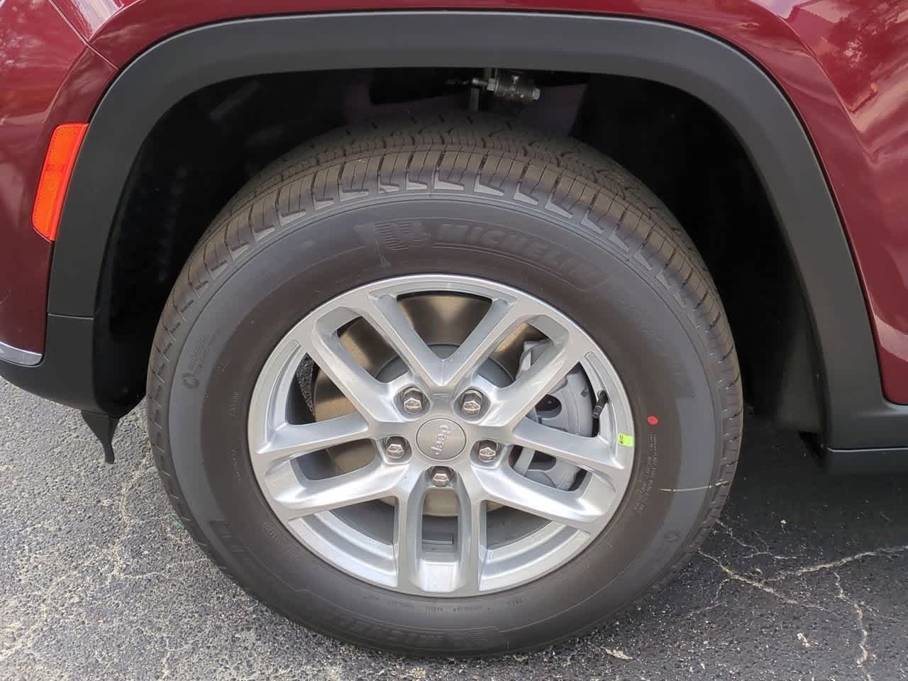 Thumbnail: 2025 Jeep Grand Cherokee L - 14