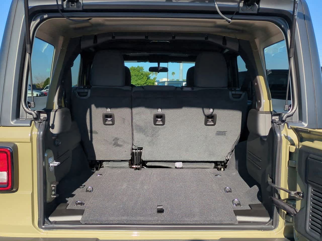 Thumbnail: 2026 Jeep Wrangler - 34