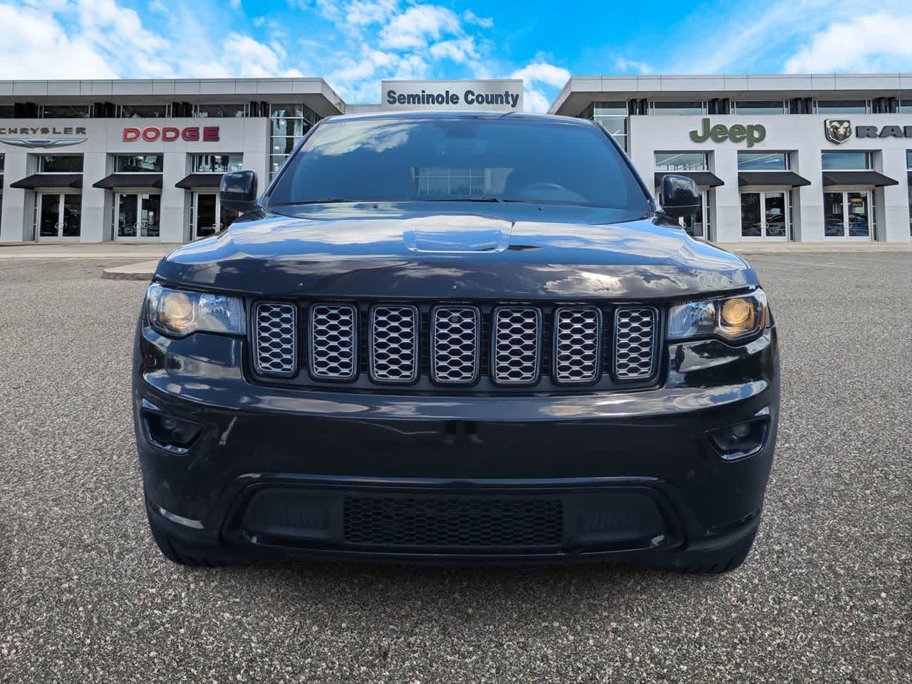 Thumbnail: 2022 Jeep Grand Cherokee - 3