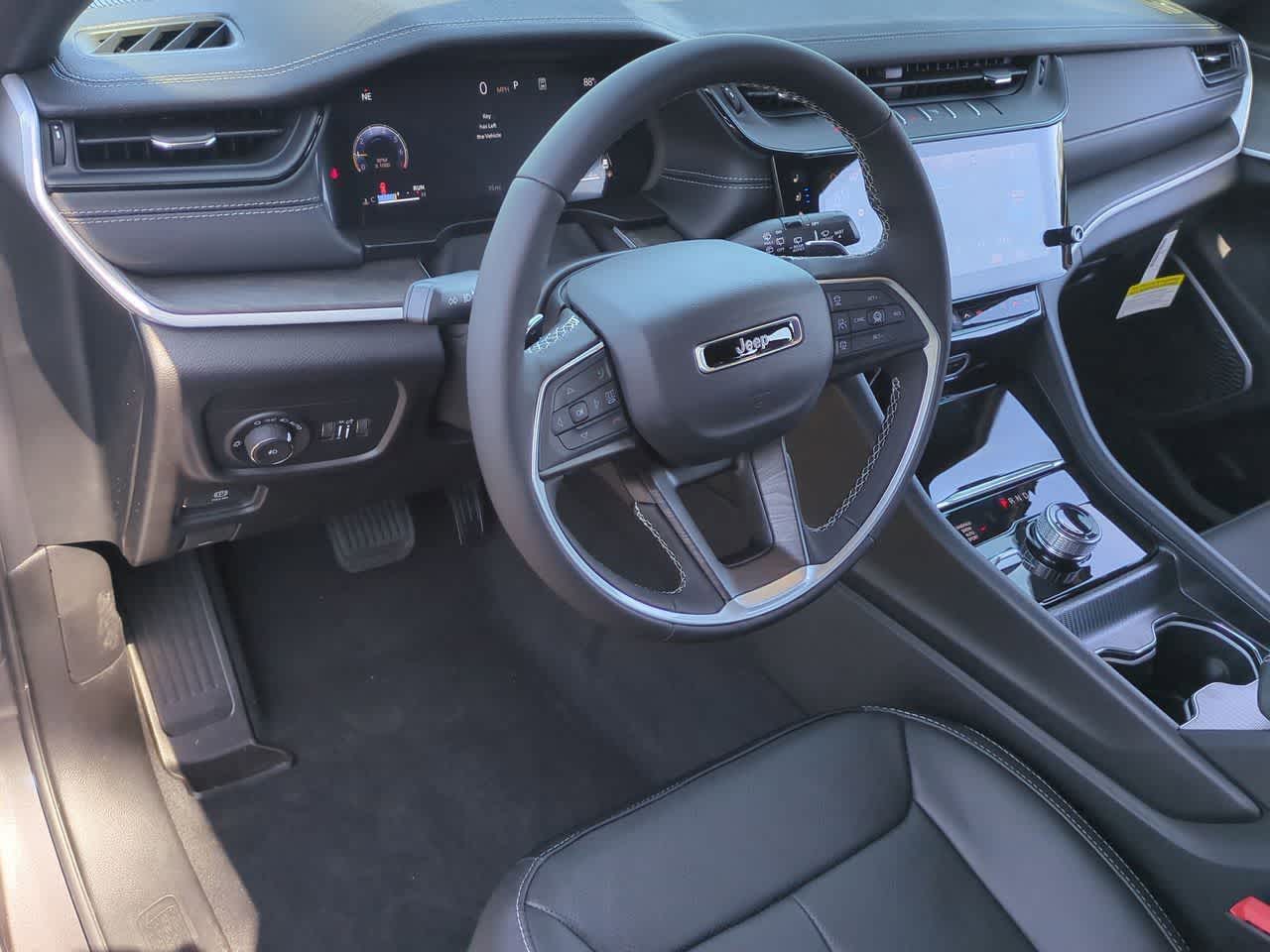 Thumbnail: 2026 Jeep Grand Cherokee L - 10
