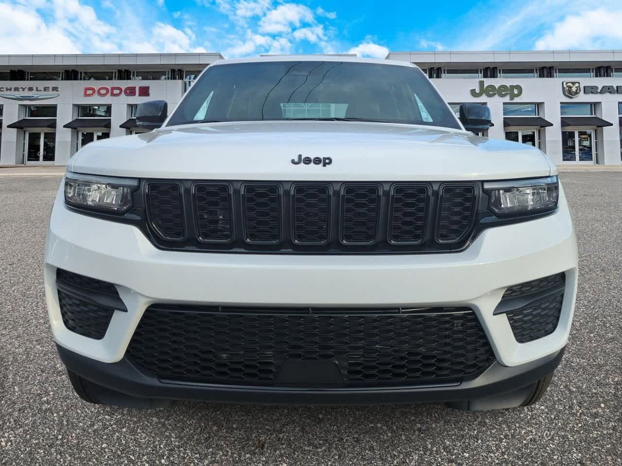 Thumbnail: 2025 Jeep Grand Cherokee - 3